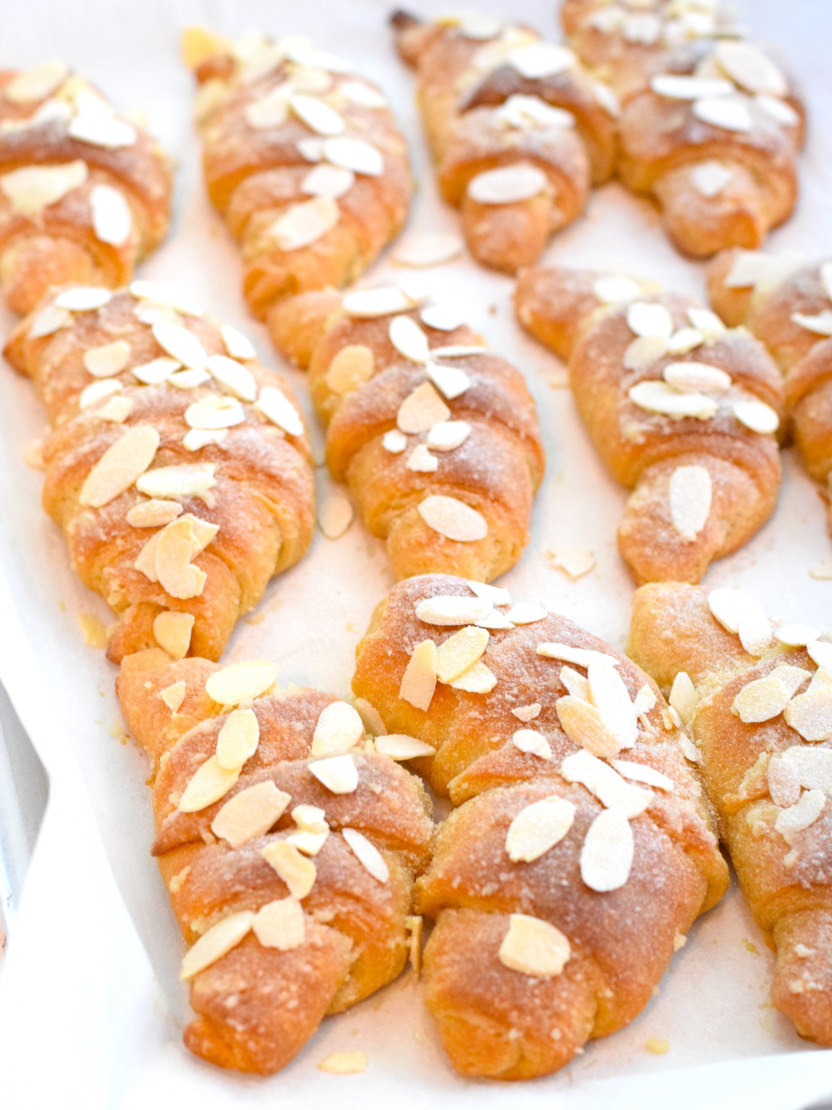 keto-almond-croissants